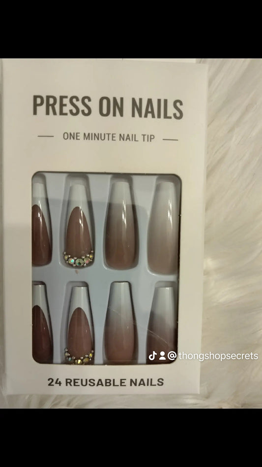 Press on nails