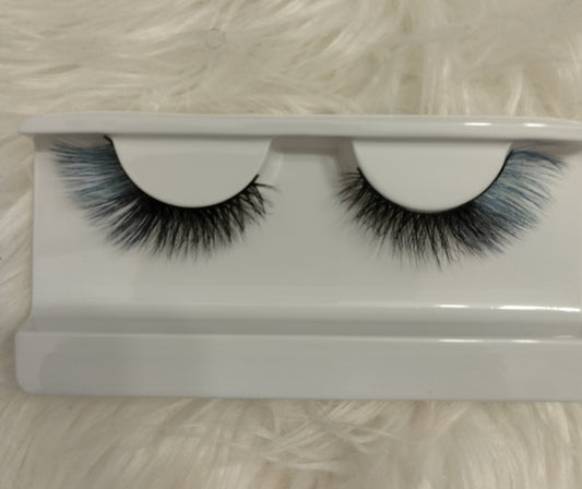 Sanaa lashes blue